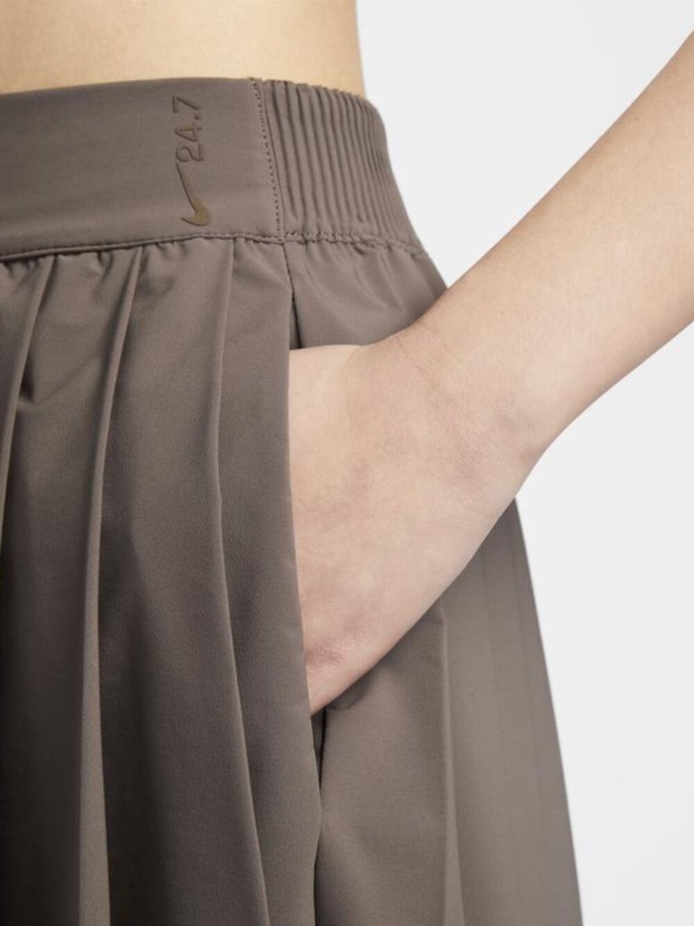 Nike 24.7 PerfectStretch Brown Dri Fit Pleated Skirt - Picture 4 of 5